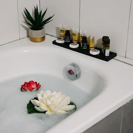 La Martina Glam - 15 Airport Macedonia アパート トリロフォン