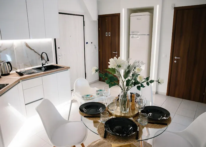 La Martina Glam - 15 Airport Macedonia Appartement