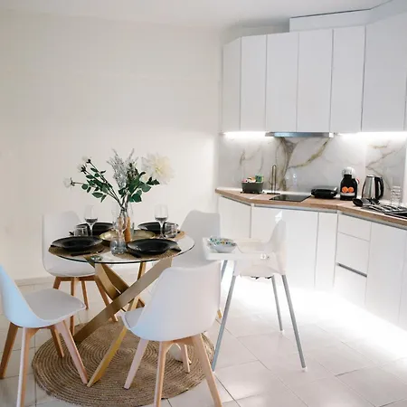 La Martina Glam - 15 Airport Macedonia *