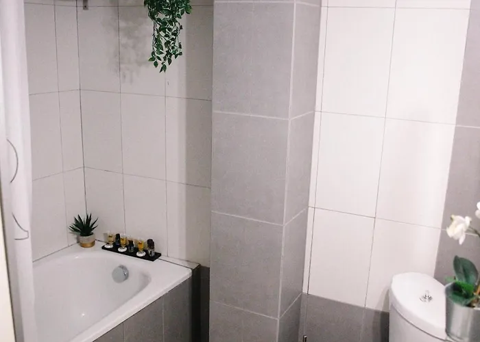 公寓 La Martina Glam - 15 Airport Macedonia 特瑞罗芬